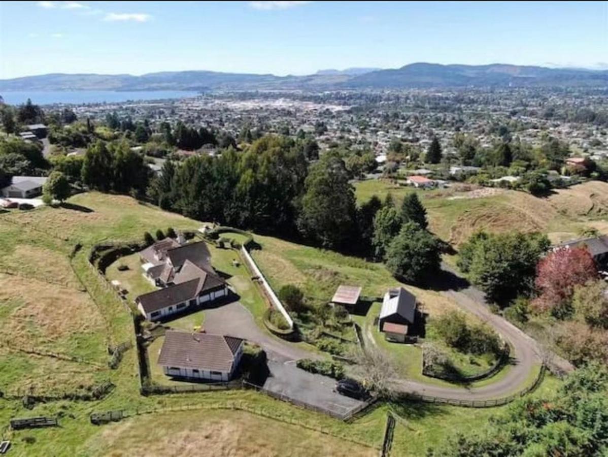 Skyline Mountain View Lodge Up To 16 People Rotorua Luaran gambar