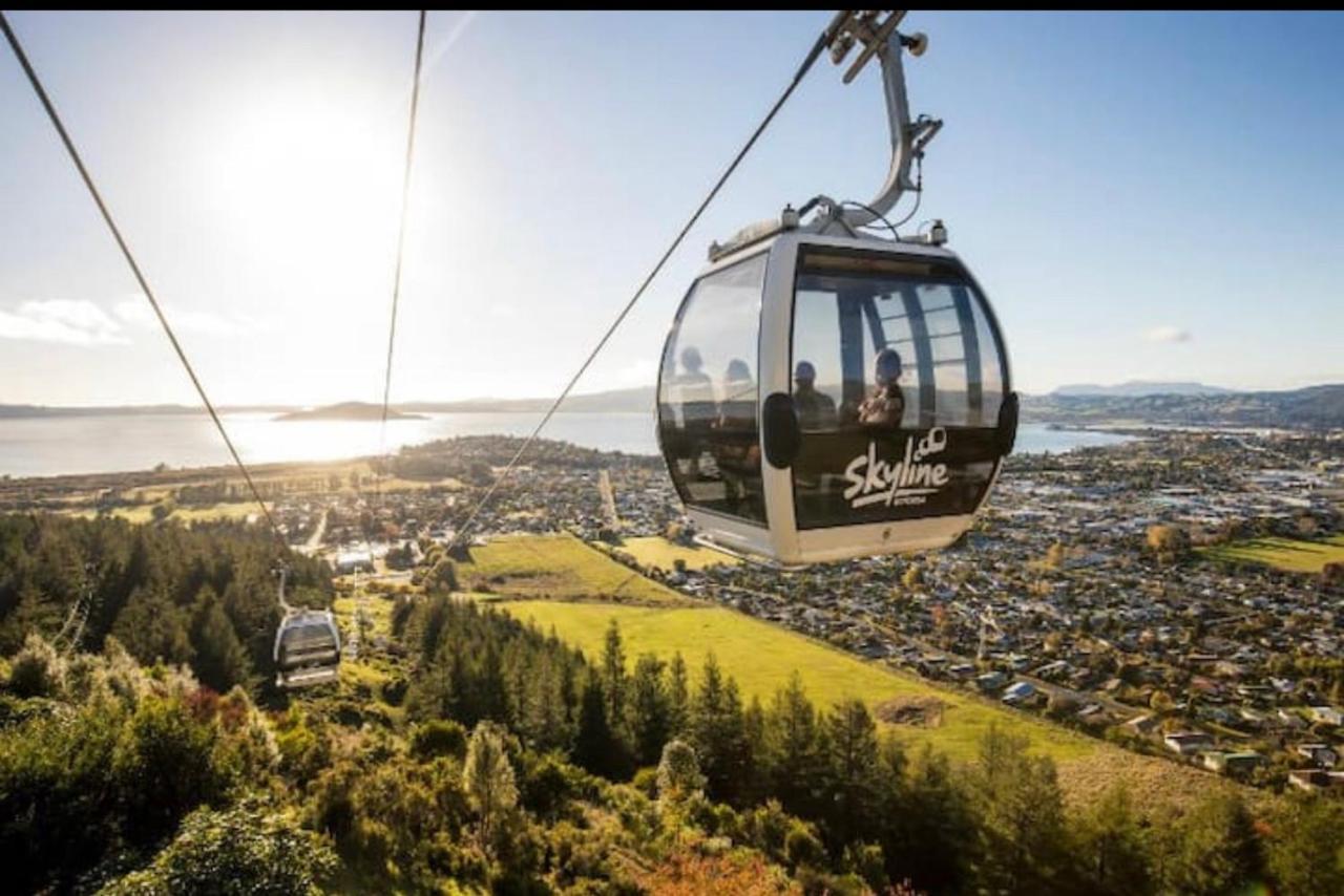 Skyline Mountain View Lodge Up To 16 People Rotorua Luaran gambar