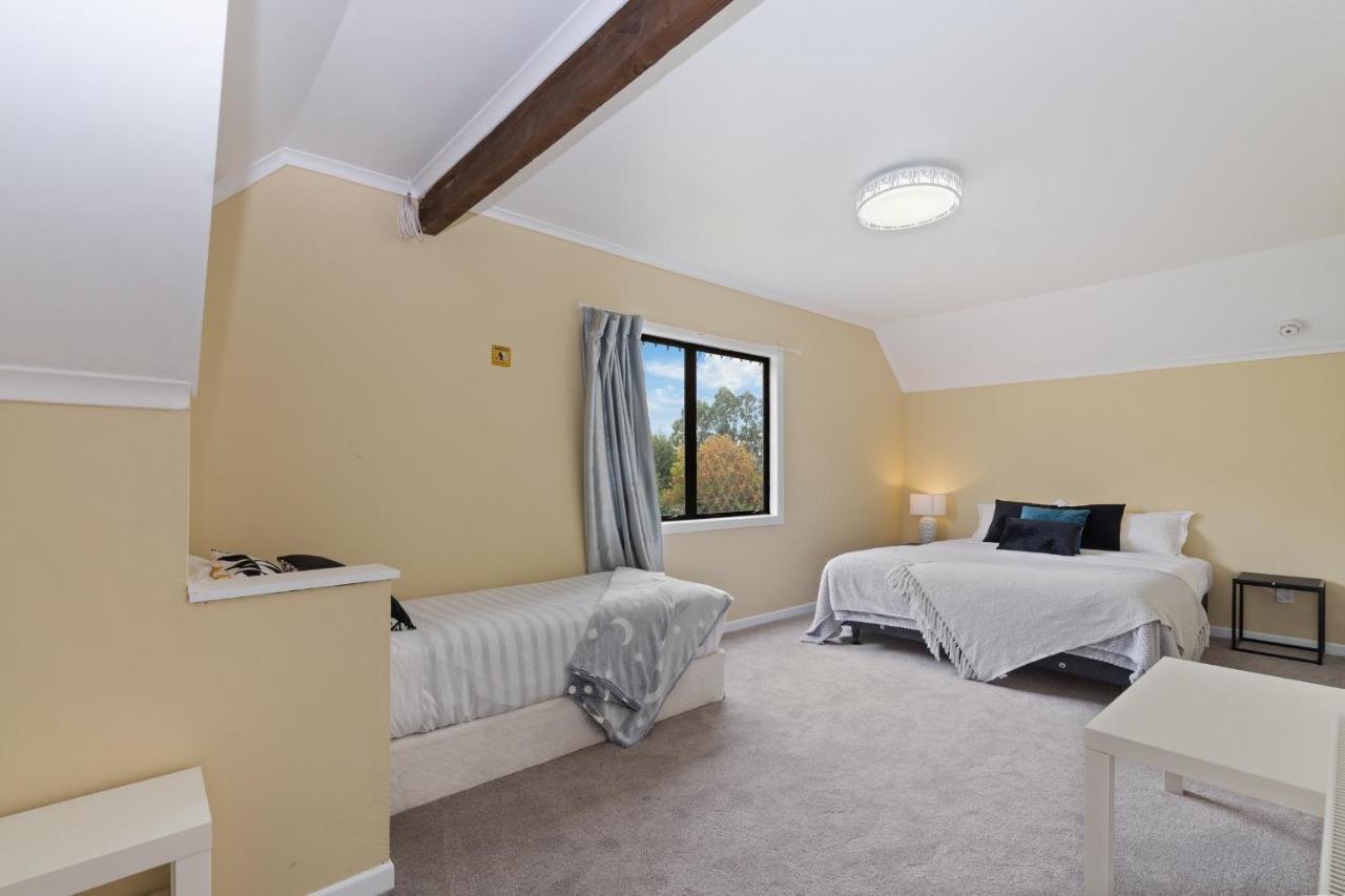 Skyline Mountain View Lodge Up To 16 People Rotorua Luaran gambar