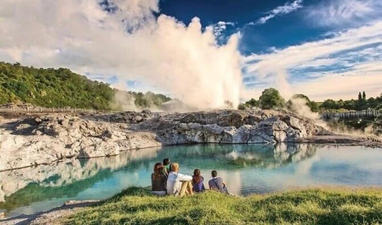 Skyline Mountain View Lodge Up To 16 People Rotorua Luaran gambar